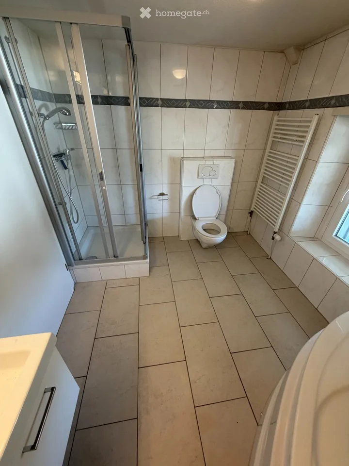 WG-Zimmer in gepflegtem 5-Zimmer-Haus mit Garten