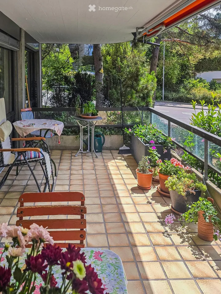 Appartement lumineux 4.5 pièces dans un quartier calme à Zumikon