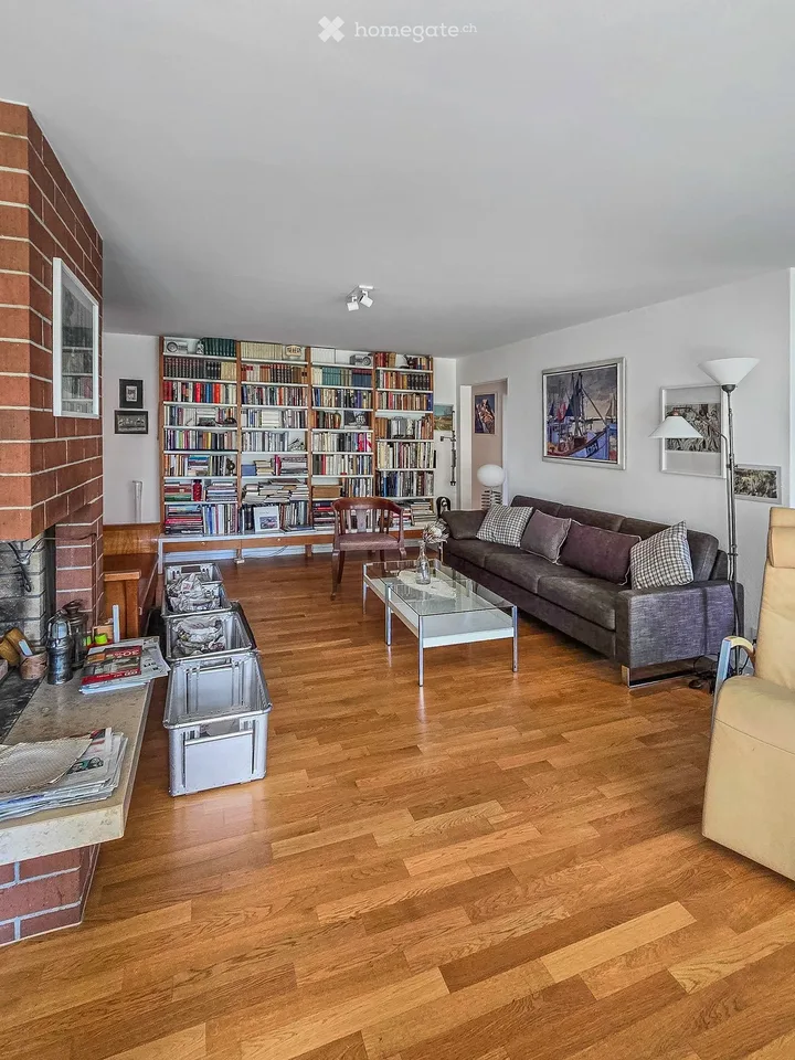 Helle 4.5-Zimmer-Wohnung in ruhiger Lage in Zumikon