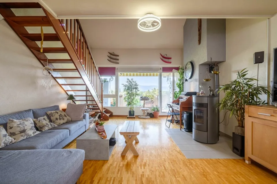 Schönes Dachgeschoss-Apartment - Duplex - freie Sicht
