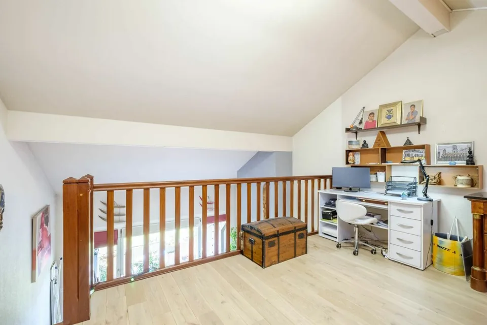 Schönes Dachgeschoss-Apartment - Duplex - freie Sicht