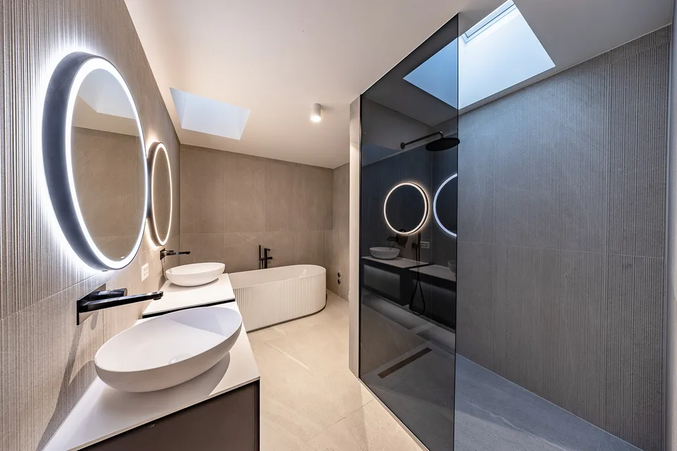 EXCLUSIVE RESIDENTIAL JEWEL WITH STYLE, ELEGANCE, AND POOL