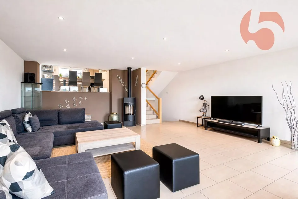 Beautiful 4.5-room villa with panoramic views of the Jura and surrounding countryside