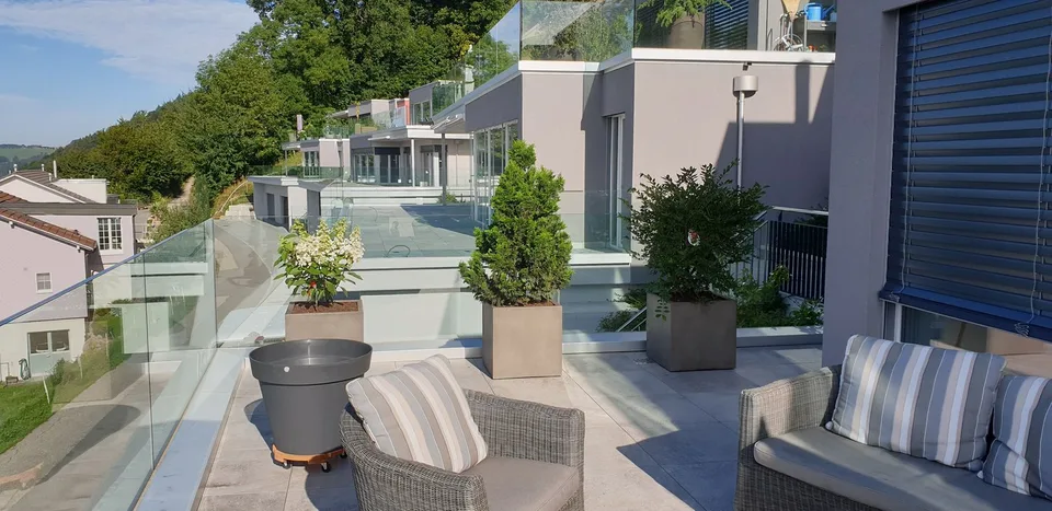 Godetevi la vista panoramica dalla terrazza spaziosa!