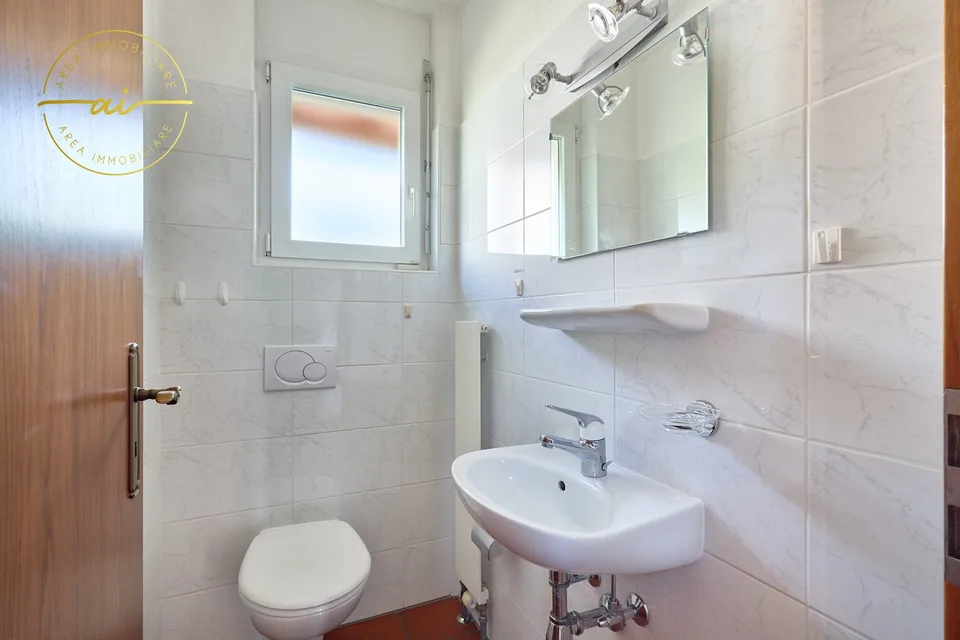 VILLA CON STUDIO SEPARATO E MERAVIGLIOSO GIARDINO