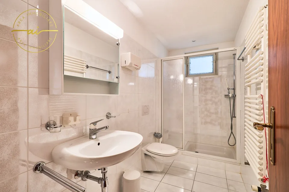 VILLA CON STUDIO SEPARATO E MERAVIGLIOSO GIARDINO