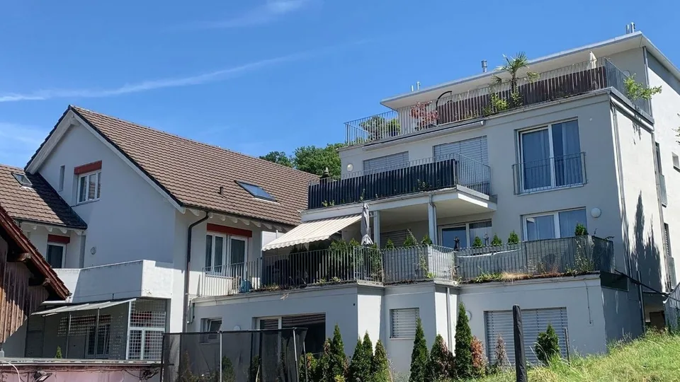 Mehrfamilienhaus mit 15 Wohneinheiten - 5,88% Rendite - NEU renoviert