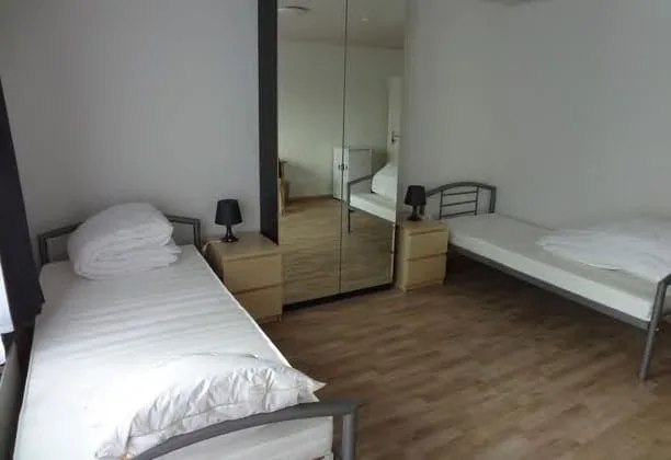 Mehrfamilienhaus mit 15 Wohneinheiten - 5,88% Rendite - NEU renoviert