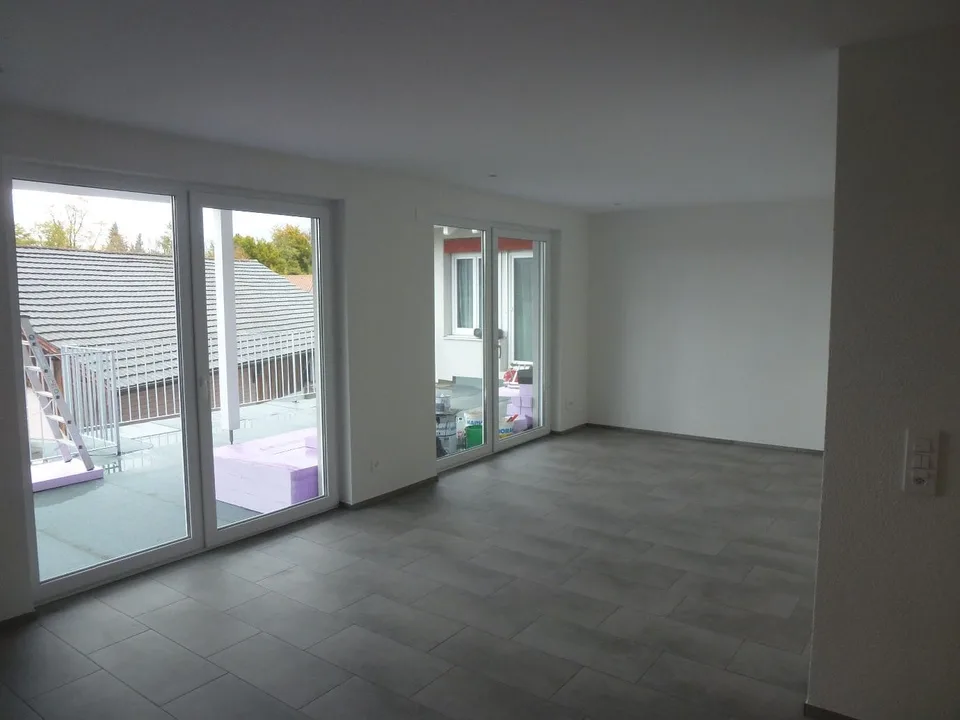 Mehrfamilienhaus mit 15 Wohneinheiten - 5,88% Rendite - NEU renoviert