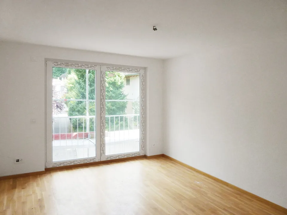 Mehrfamilienhaus mit 15 Wohneinheiten - 5,88% Rendite - NEU renoviert