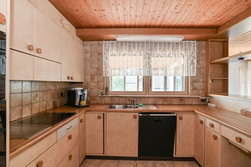Einfamilienhaus mit grossem Garten an guter Lage