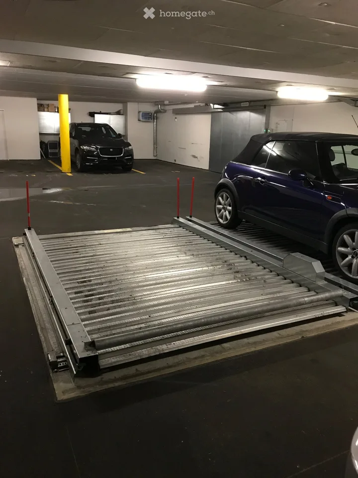 Zentral gelegener Tiefgaragenplatz mit Elektroladestation (Nähe HB Zürich)