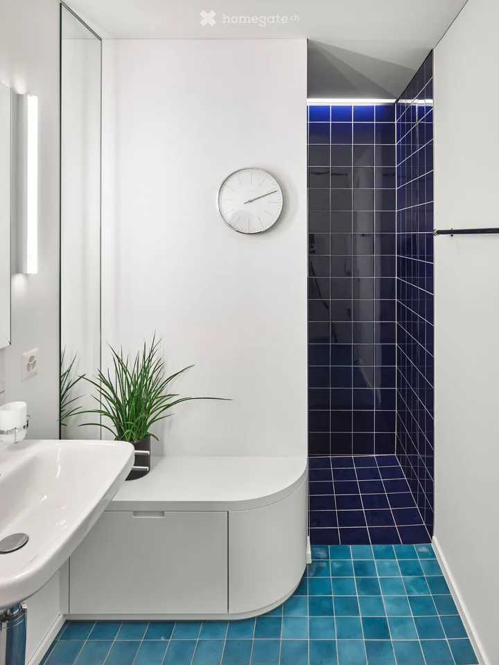 2.5-Zimmer Wohnung mit fantastischer Aussicht aus dem 19. Stock - inkl. PP und NK