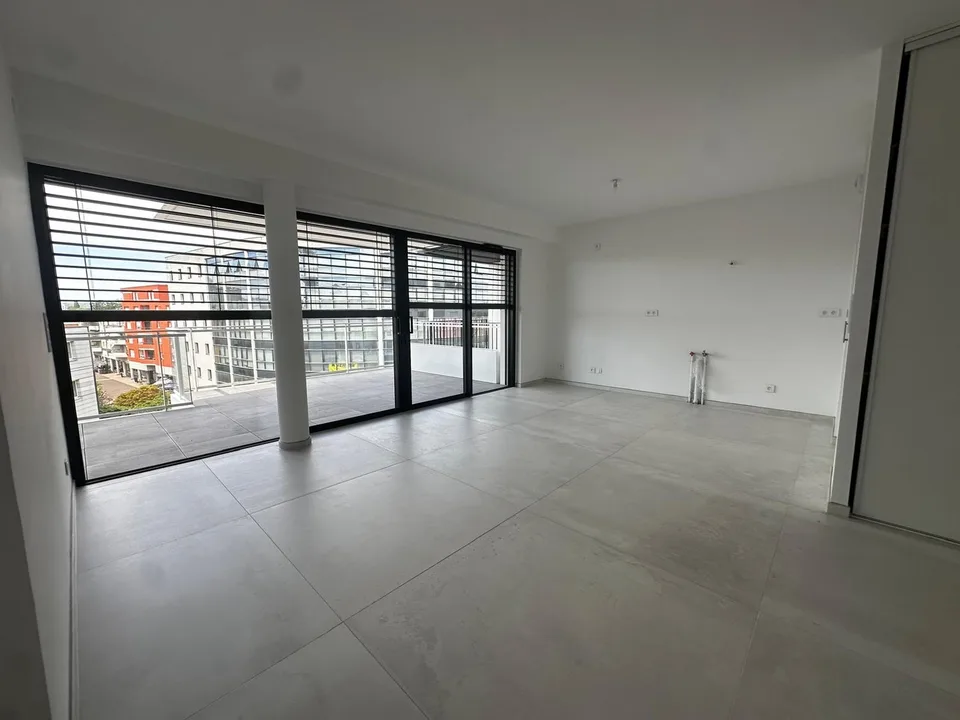 Modern 3-room apartment with balcony in Saint-Louis