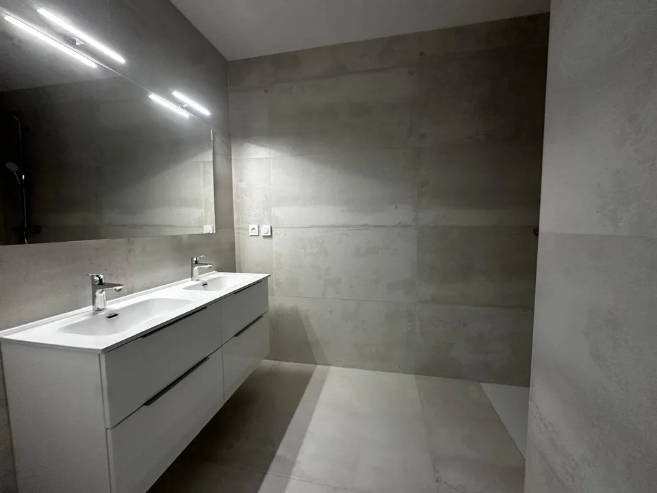 Modern 3-room apartment with balcony in Saint-Louis
