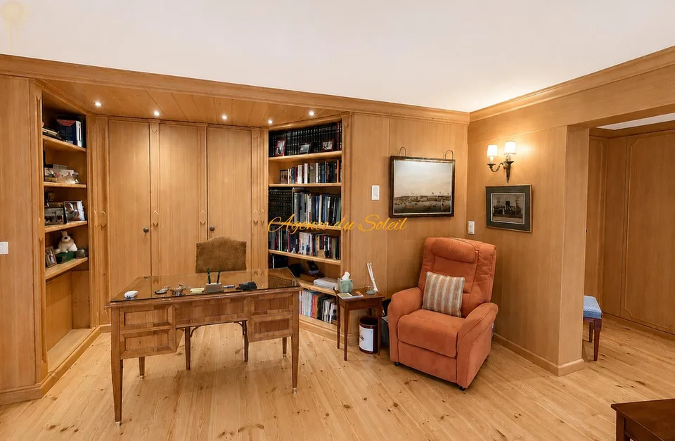 Appartement Ski-in/Ski-out de standing de 4.5 pièces avec piscine privée au coeur de Crans !