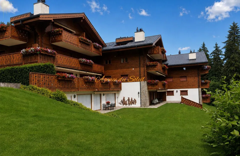 Appartement Ski-in/Ski-out de standing de 4.5 pièces avec piscine privée au coeur de Crans !