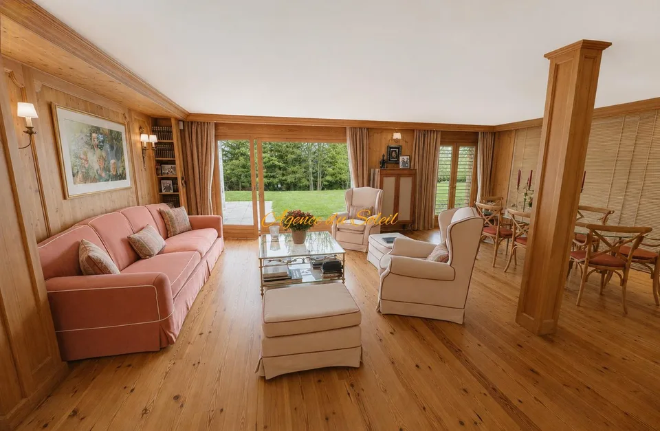 Appartement Ski-in/Ski-out de standing de 4.5 pièces avec piscine privée au coeur de Crans !
