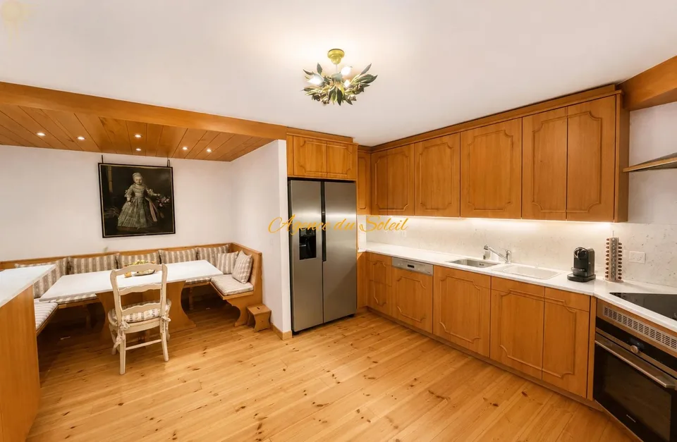 Appartement Ski-in/Ski-out de standing de 4.5 pièces avec piscine privée au coeur de Crans !