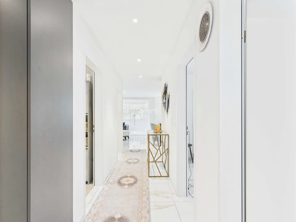 Appartement moderne 4.5 pièces avec balcon & 2 places de parking souterrain à Ottenbach à vendre