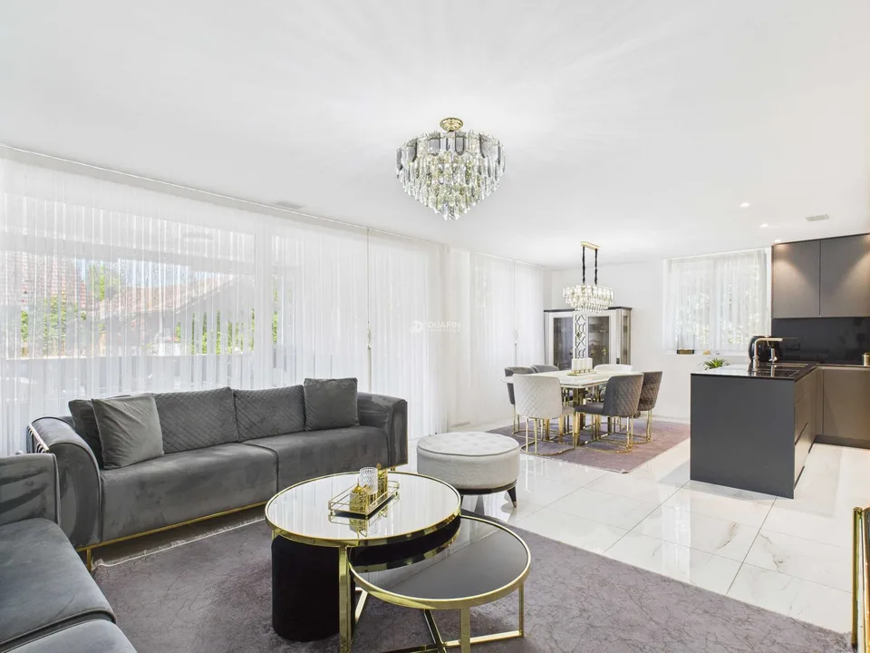 Appartement moderne 4.5 pièces avec balcon & 2 places de parking souterrain à Ottenbach à vendre