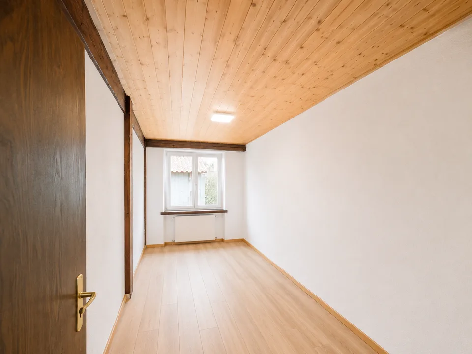 Geräumige 4.5-Zimmer-Wohnung im Erdgeschoss in Zwingen – ab sofort verfügbar!
