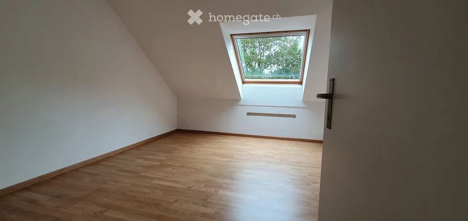 Appartement mansardé ensoleillé et lumineux de 4 pièces et demi à Aarau