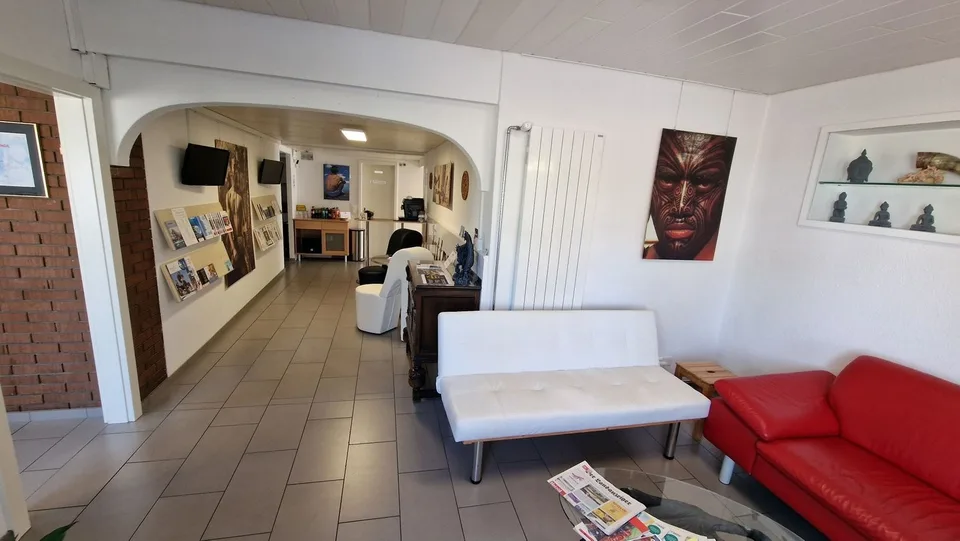 Gewerberäumlichkeiten à 256 m² im EG