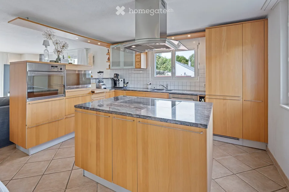 Well maintained 7.5-Room Single Family Home  perfectly located between Zürich and Zug