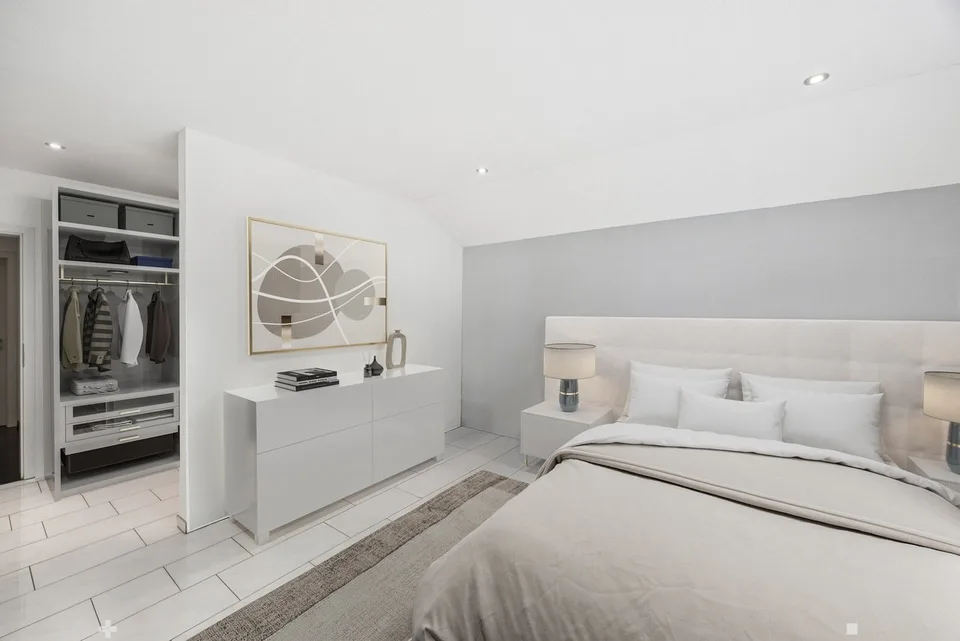 MODERN LIVING EXPERIENCE IN A POPULAR LOCATION