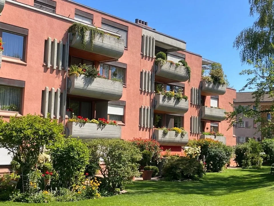 Appartamento in giardino di 80 m² con camino - a pochi passi dalla stazione