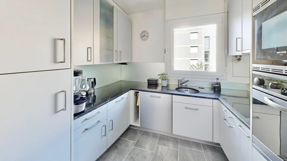 STILVOLLE 4.5-ZIMMER-WOHNUNG IN SCHÖNBÜHL