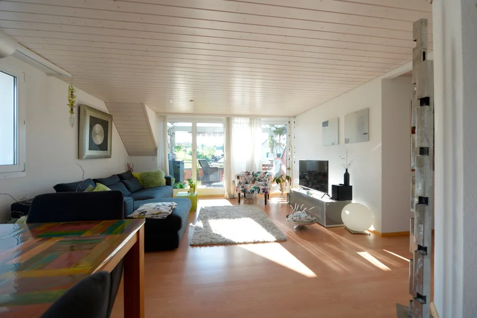 Sonnige 5.5-Zimmer-Wohnung mit Balkon in Mörschwil