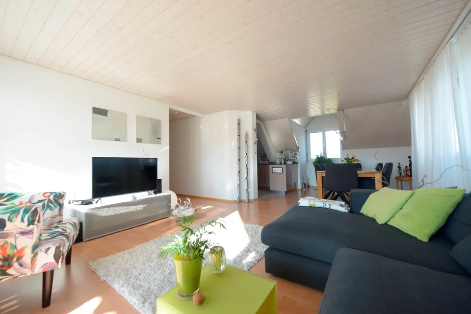 Sonnige 5.5-Zimmer-Wohnung mit Balkon in Mörschwil