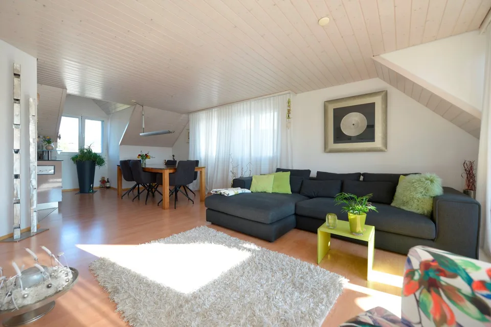 Sonnige 5.5-Zimmer-Wohnung mit Balkon in Mörschwil