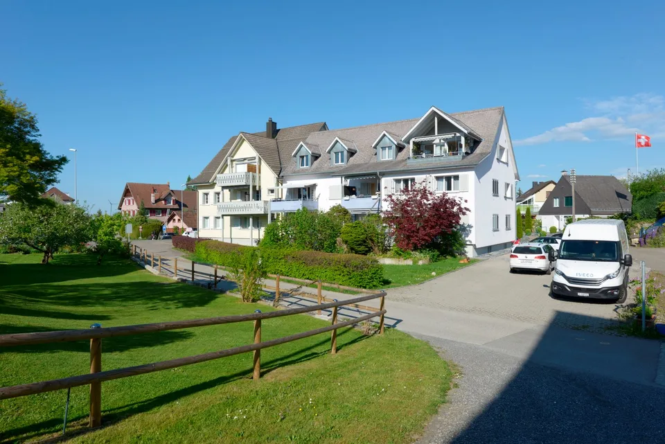 Sonnige 5.5-Zimmer-Wohnung mit Balkon in Mörschwil