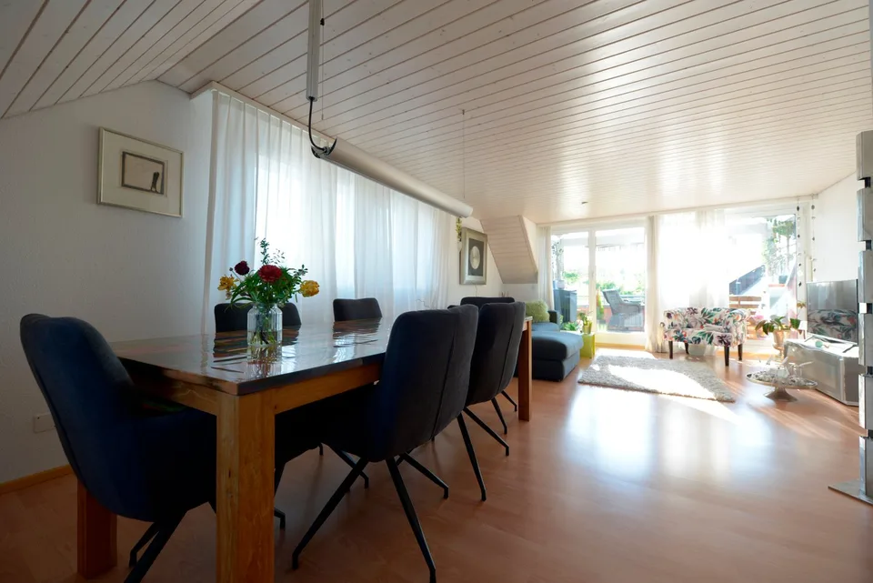 Sonnige 5.5-Zimmer-Wohnung mit Balkon in Mörschwil
