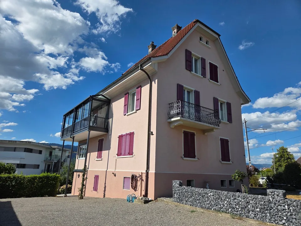 Grosszügige 5-Zimmer-Maisonettewohnung mit Garten und traumhafter Seesicht
