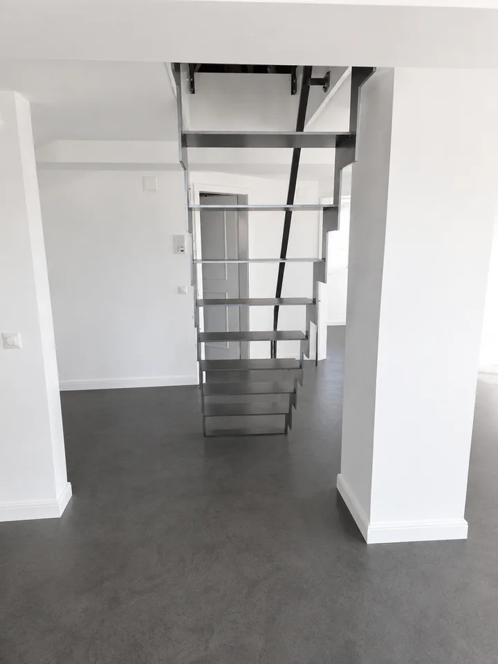 Grosszügige 5-Zimmer-Maisonettewohnung mit Garten und traumhafter Seesicht