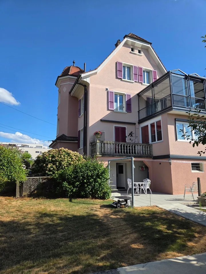 Grosszügige 5-Zimmer-Maisonettewohnung mit Garten und traumhafter Seesicht