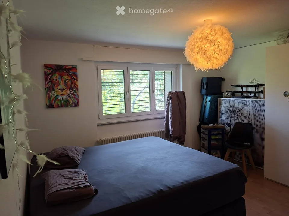 Top-kernsanierte 2,5-Zimmer-Oase mit eigenem Sitzplatz – Nur einen Steinwurf vom Bodensee entfernt!