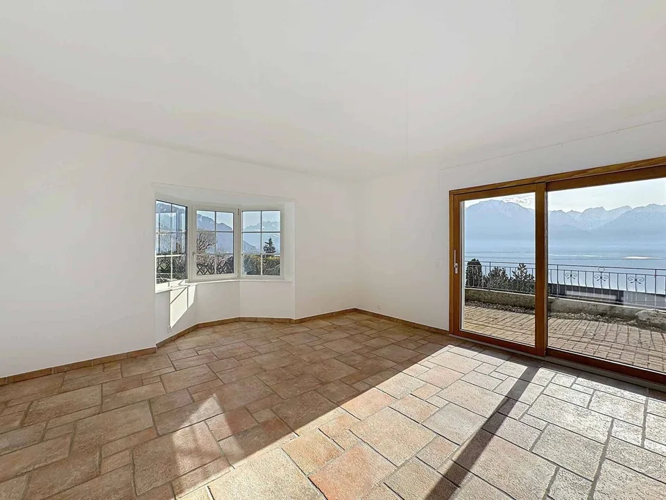 4.5 pièces de 147 m2 avec grande terrasse et jardin privatif