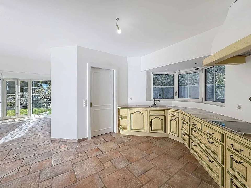 4.5 pièces de 147 m2 avec grande terrasse et jardin privatif