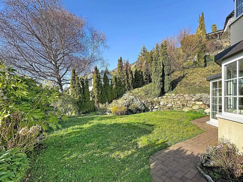 4.5 pièces de 147 m2 avec grande terrasse et jardin privatif