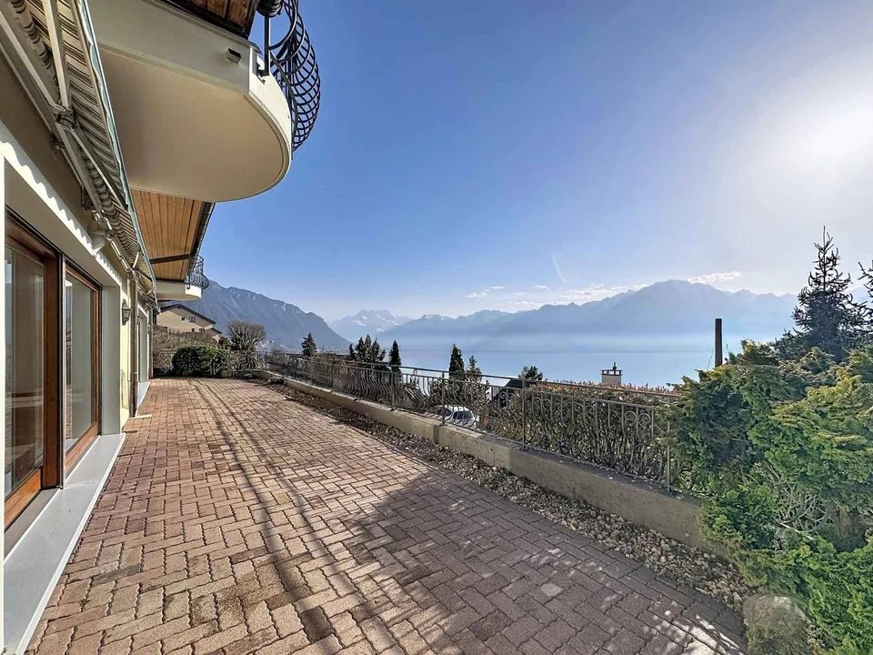 4.5 pièces de 147 m2 avec grande terrasse et jardin privatif