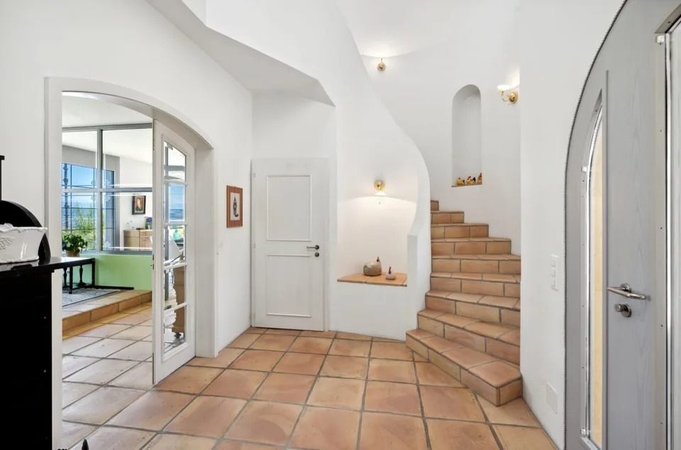 11-room villa with pool and panoramic lake view in Bellerive for sale