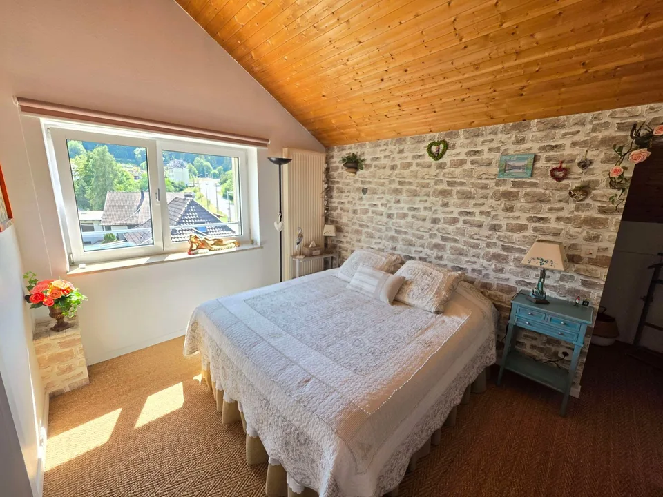 House at the foot of the castle 5 rooms