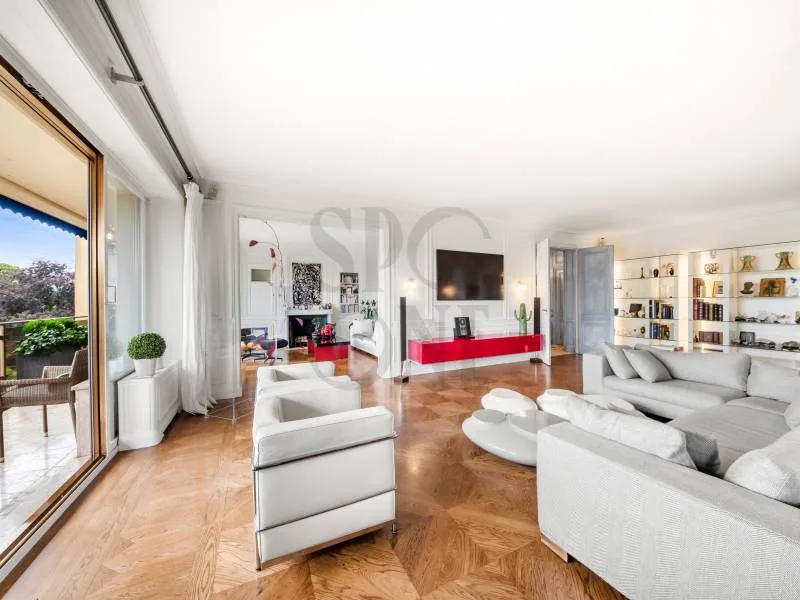 Appartement mit Seeblick und privatem Pool