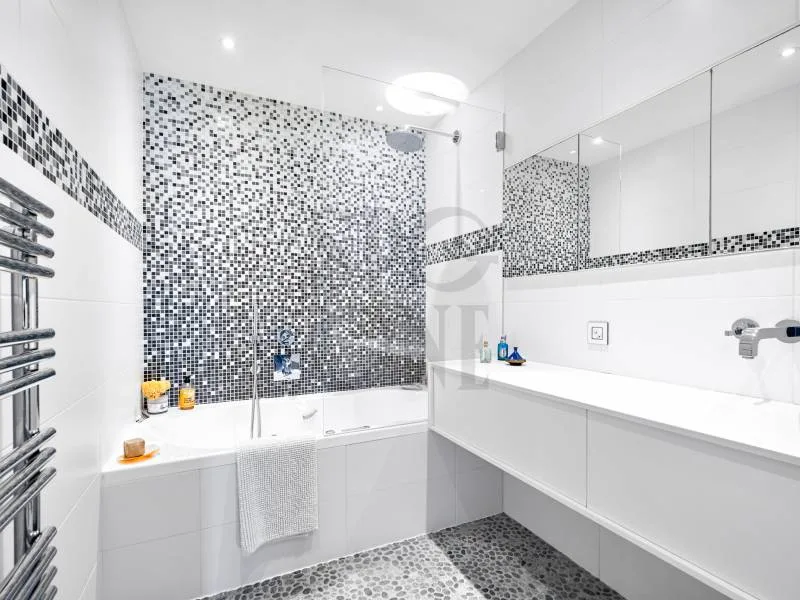 Appartement mit Seeblick und privatem Pool