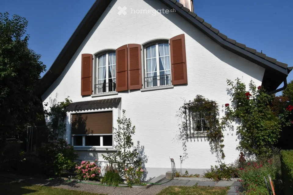 Charmantes Reiheneinfamilienhaus in Spiegel b. Bern – 6.5 Zimmer mit Garten und Balkon